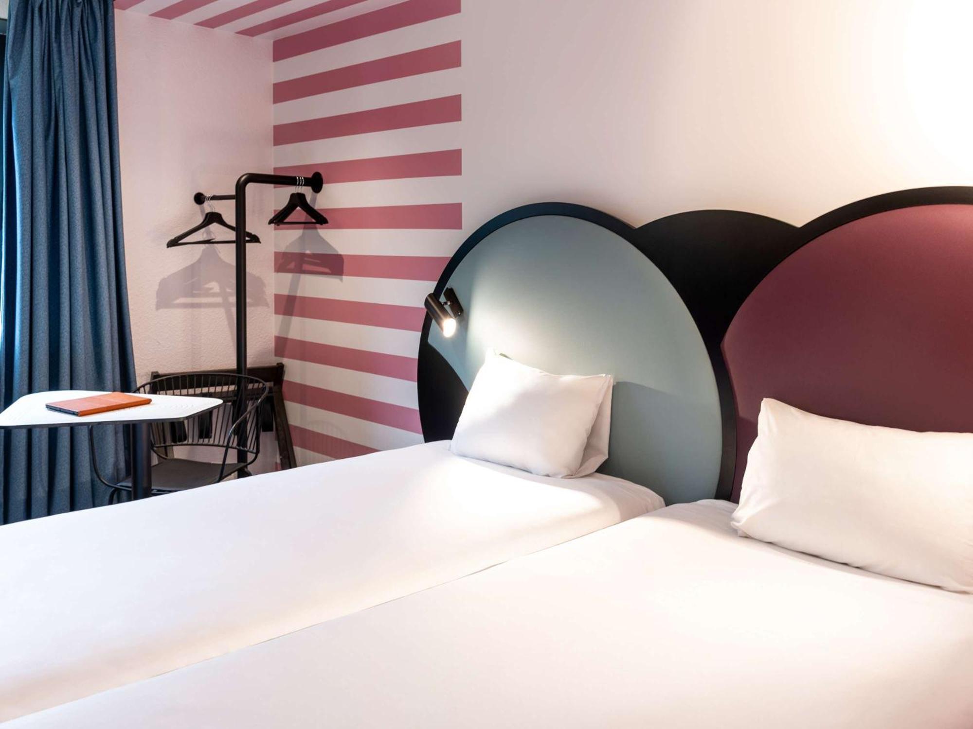 Hotel Ibis Styles Paris Saint Denis Pleyel Esterno foto